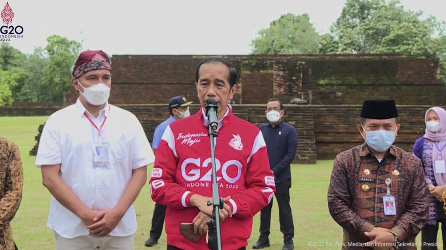 Keterangan Pers Presiden Jokowi Saat Tinjau Candi Kedaton Muaro Jambi, Jambi, 7 April 2022