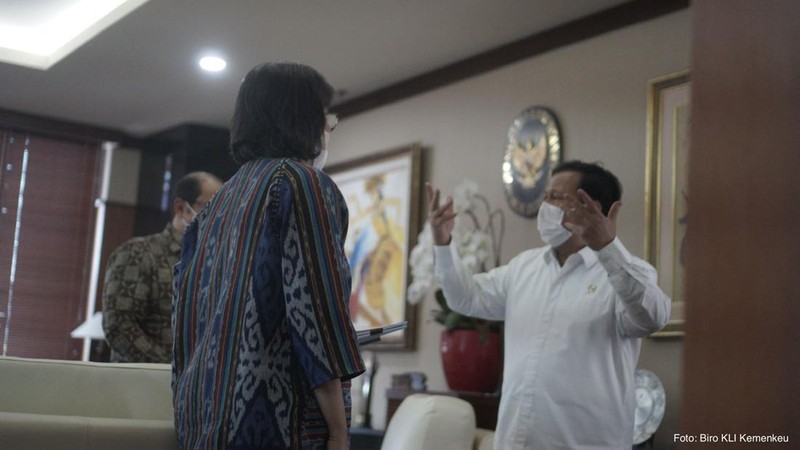 Menteri Pertahanan Letnan Jenderal TNI (Purn.) Prabowo Subianto melakukan pertemuan dengan Menteri Keuangan Sri Mulyani Indrawati di kantor pusat Kementerian Keuangan, Jakarta, Kamis (7/4/2022) pagi. (Dok: Kementerian Pertahanan RI)