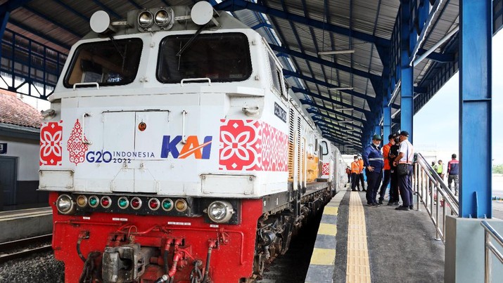 Kereta Api KA Lokal Pangrango Bogor- Sukabum