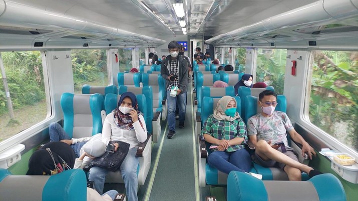 Kereta Api KA Lokal Pangrango Bogor- Sukabum