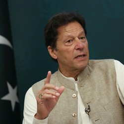 Mantan PM Pakistan Dituntut dengan UU Terorisme, Ada Apa?