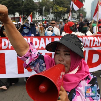 Massa Ibu-Ibu Mendekati Istana Jokowi, Protes Minyak Goreng!