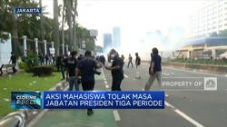 Video: Polisi Lontarkan Gas Air Mata Tertibkan Pendemo di DPR