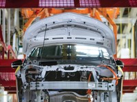 Dampak Demo Buruh, Raksasa Otomotif PHK 2300 Pekerja