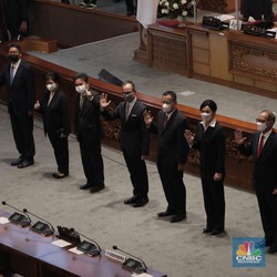Momen Demi Momen DPR RI Sahkan DK OJK Periode 2022-2027