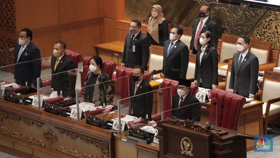 Laporan Komisi XI atas hasil Uji Kelayakan (fit and proper test) terhadap Calon Anggota Dewan Komisioner Otoritas Jasa Keuangan Periode 2022-2027. (CNBC Indonesia. Muhammad Sabki)