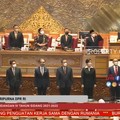 Momen Petinggi OJK Dapat Restu di Paripurna DPR