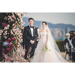 Bak Raja & Ratu, Agensi Bagikan Foto Pernikahan Binjin Couple