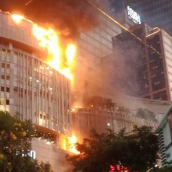 Tunjungan Plaza 5 Surabaya Kebakaran