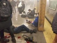 Mencekam, Ini Potret Penembakan Kereta Bawah Tanah New York