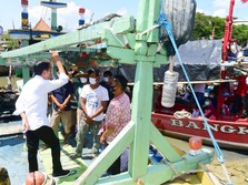 Nelayan Bandengan 'Teriaki' Jokowi: Solar Langka!