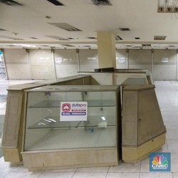Kosong Melompong! Kios-Kios Glodok City Sepi Tak Berpenghuni