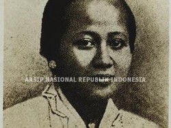 10 Puisi Bertema Kartini untuk Lomba Hari Kartini 2025 10 Puisi Bertema Kartini untuk Lomba Hari Kartini 2025