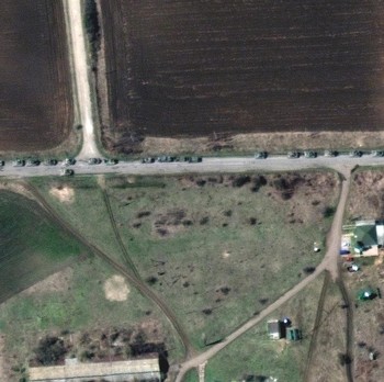 Tertangkap Satelit, Tank-tank Rusia Bergerak ke Ukraina Timur