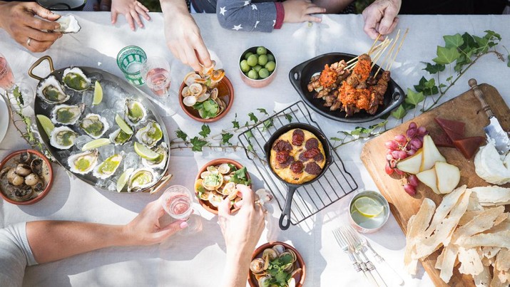 Ilustrasi Ilustrasi Buka Puasa (Photo by Luisa Brimble on Unsplash)
