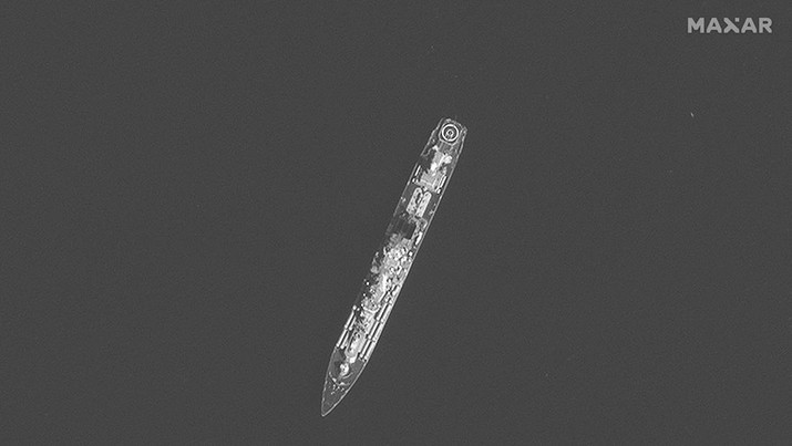kapal penjelajah rudal Angkatan Laut Rusia Moskva di Laut Hitam, barat laut Sevastopol, Krimea Gambar satelit menunjukkan kapal penjelajah rudal Angkatan Laut Rusia Moskva di Laut Hitam, barat laut Sevastopol, Krimea, Minggu (10/4/2022). (Satellite image 2022 Maxar Technologies/Handout via REUTERS)