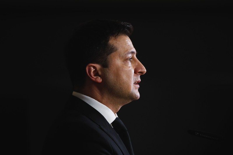 Presiden Ukraina Volodymyr Zelensky berbicara selama konferensi media di KTT Kemitraan Timur di Brussels, Rabu (15/12/20221).  (Johanna Geron/ Pool Photo via AP)
