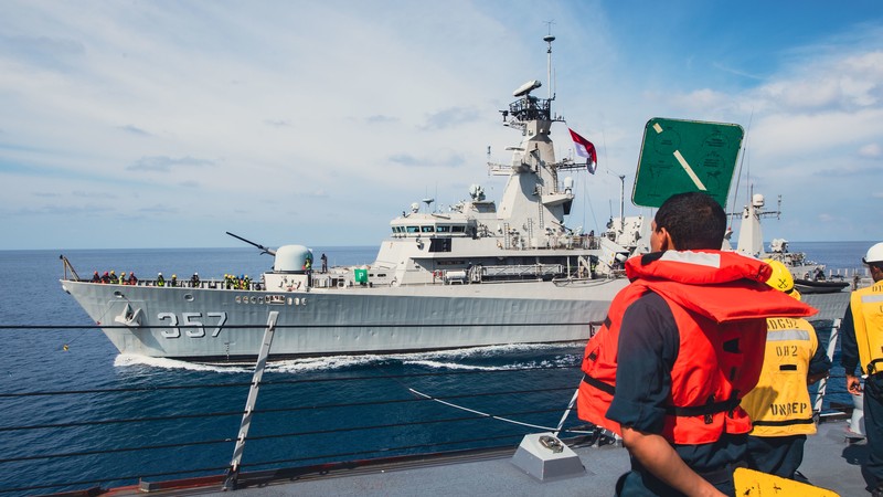 Pasukan AS tersebut menjalankan operasi bersama di Laut China Selatan (LCS) dengan TNI AL. Kegiatan itu berlangsung sejar 12 April lalu dan berakhir kemarin, Kamis (14/4/2022). (Dok: U.S. Navy Office of Information) Pasukan AS tersebut menjalankan operasi bersama di Laut China Selatan (LCS) dengan TNI AL. Kegiatan itu berlangsung sejar 12 April lalu dan berakhir kemarin, Kamis (14/4/2022). (Dok: U.S. Navy Office of Information)