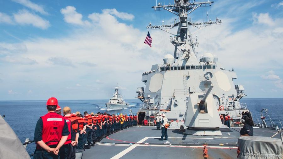 Pasukan AS tersebut menjalankan operasi bersama di Laut China Selatan (LCS) dengan TNI AL. Kegiatan itu berlangsung sejar 12 April lalu dan berakhir kemarin, Kamis (14/4/2022). (Dok: U.S. Navy Office of Information)