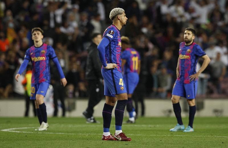 Perempat Final leg kedua FC Barcelona v Eintracht Frankfurt - Camp Nou, Barcelona, Spanyol - 14 April 2022 Fans Eintracht Frankfurt merayakan setelah pertandingan. (REUTERS/ALBERT GEA) Perempat Final leg kedua FC Barcelona v Eintracht Frankfurt - Camp Nou, Barcelona, Spanyol - 14 April 2022 Fans Eintracht Frankfurt merayakan setelah pertandingan. (REUTERS/ALBERT GEA)