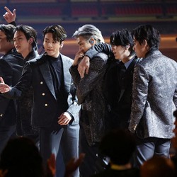 BTS Cetak Sejarah! Borong 3 Piala Billboard Music Awards 2022