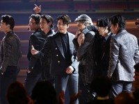 BTS Cetak Sejarah! Borong 3 Piala Billboard Music Awards 2022