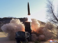 Kim Jong Un Terjun Langsung, Potret Korut Tembak Rudal Lagi