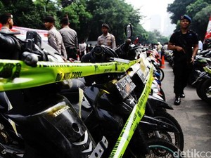 Aksi Kakek-kakek Kelabui Petugas Diler Bawa Kabur Motor di Klaten