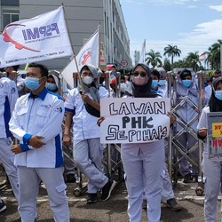 PHK Hantam Pabrik Mobil DFSK di Banten, Berapa Orang Kena?