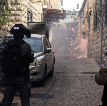 Potret Israel Kembali Masuk Komplek Al Aqsa Tangkapi Warga