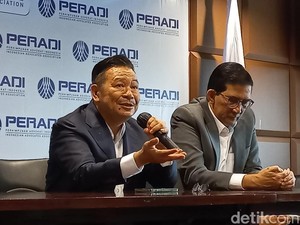 Peradi Lantik 10 Advokat dari Organisasi Profesi Lain