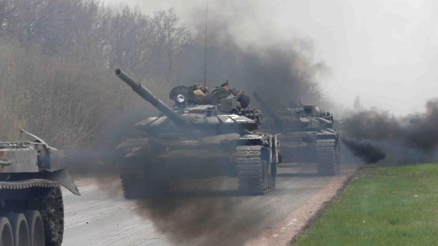 Tanks of pro-Russian troops drive along a road during Ukraine-Russia conflict near the southern port city of Mariupol, Ukraine April 17, 2022. REUTERS/Alexander Ermochenko