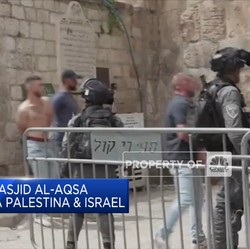 Bentrokan di Masjid Al-Aqsa, 170 Orang Terluka