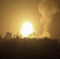 Tak Manusiawi! Israel Gempur Gaza Pakai Bom Fosfor Putih