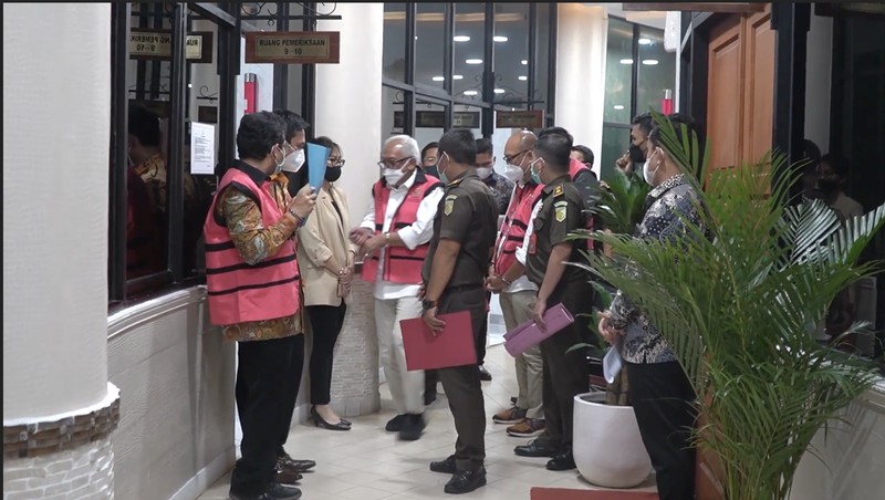 Kejaksaan Agung (Kejagung) menetapkan empat orang tersangka dalam kasus korupsi pemberian fasilitas ekspor crude palm oil atau CPO atau minyak goreng. (Dok.Kejagung) Kejaksaan Agung (Kejagung) menetapkan empat orang tersangka dalam kasus korupsi pemberian fasilitas ekspor crude palm oil atau CPO atau minyak goreng. (Dok.Kejagung)