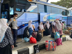 Libur Lebaran, Ratusan Santri Asal Bali Mudik Lebih Awal