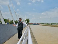 Kang Emil Sulap Kalimalang, Layaknya Jembatan Cinta di Paris