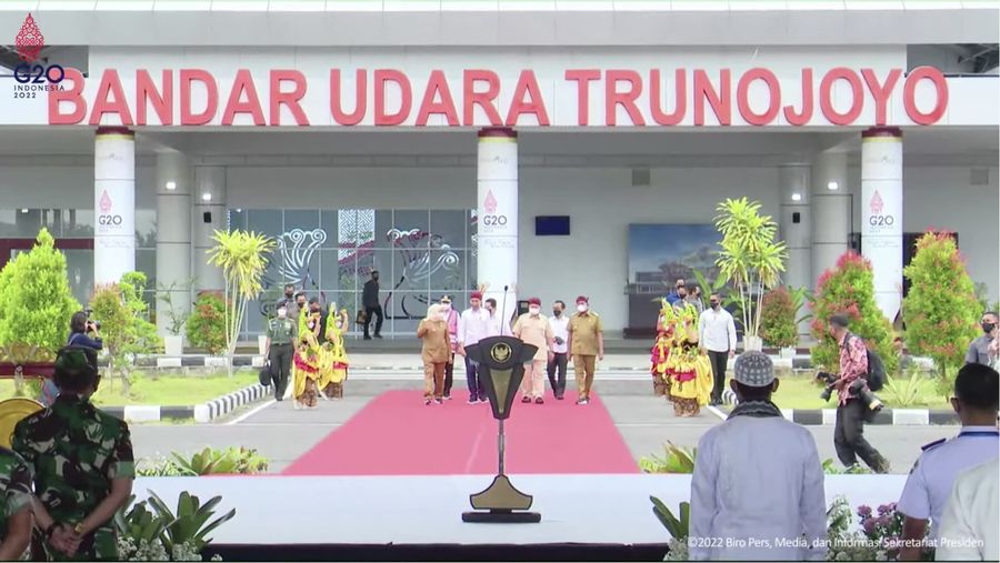 foto/ Presiden RI Meresmikan Bandara Trunojoyo / Tangkapan Layar: Youtube Setpres