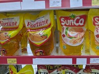 Duh! Stok Minyak Goreng Banjir Tapi Harganya 'Terbang'