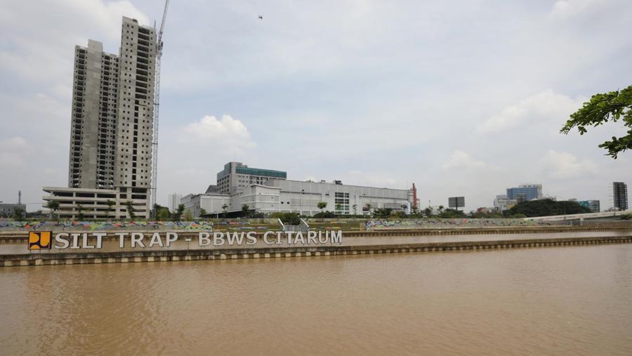 Proyek revitalisasi Kalimalang tahap II yang digadang-gadang mirip dengan Sungai Cheonggyecheon di Seoul Korea Selatan. (Cnbc Indonesia/Tri Susilo)