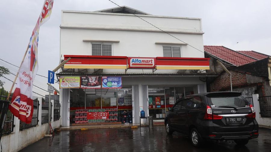 Dua Hari Setelah Penyanderaan, Minimarket di Tangerang Tetap Buka (վ/Andrean Kristianto)
