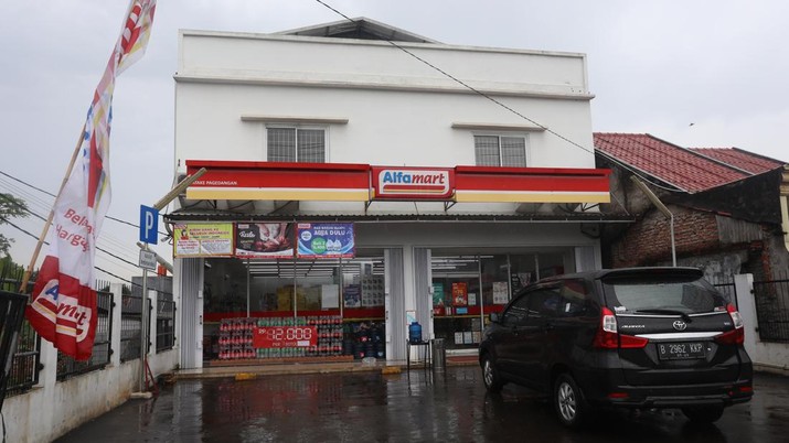 Dua Hari Setelah Penyanderaan, Minimarket di Tangerang Tetap Buka (CNBC Indonesia/Andrean Kristianto)