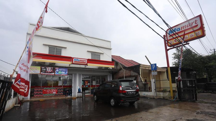 Dua Hari Setelah Penyanderaan, Minimarket di Tangerang Tetap Buka (CNBC Indonesia/Andrean Kristianto)