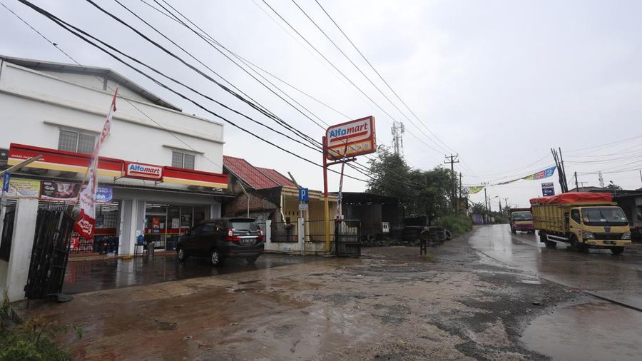 Dua Hari Setelah Penyanderaan, Minimarket di Tangerang Tetap Buka (CNBC Indonesia/Andrean Kristianto)
