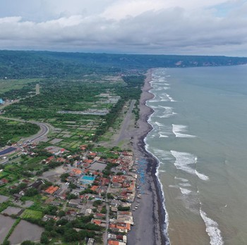 Kerennya Jalur Mudik Selatan Jawa! Belah Sungai, Susur Pantai