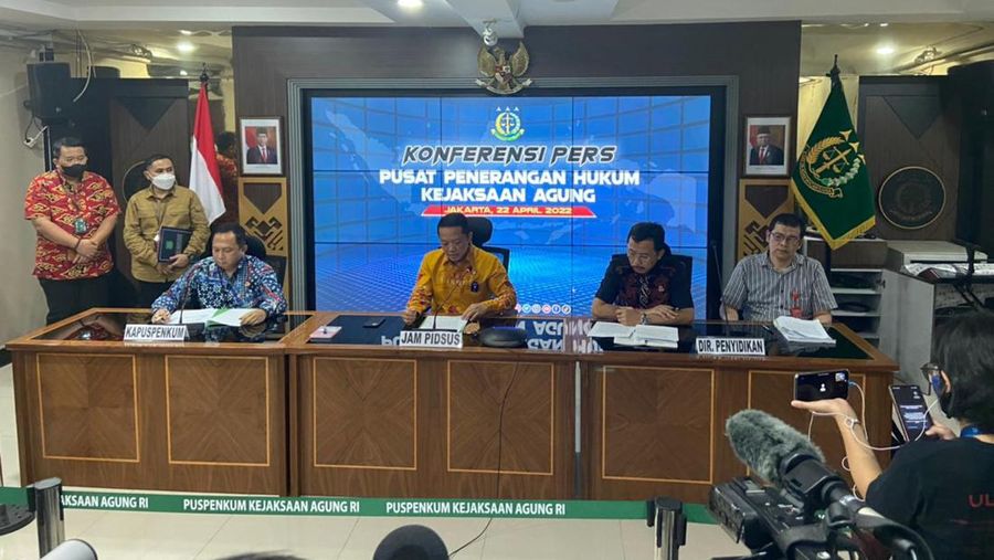konferensi pers Kejaksaan Agung terkait minyak goreng. (CNBC Indonesia/Ratu Rina)