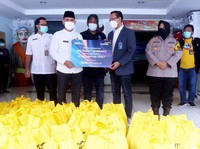 Bank Mandiri Salurkan 100.000 Paket Sembako ke Masyarakat