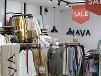 Tabungan Makin Terkuras, Warga RI Tak Mampu Belanja Jelang Ramadan