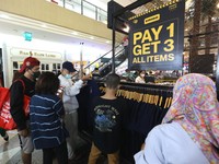 Wow Covid RI Turun, Penyebabnya Diduga Bukan Hanya Vaksinasi