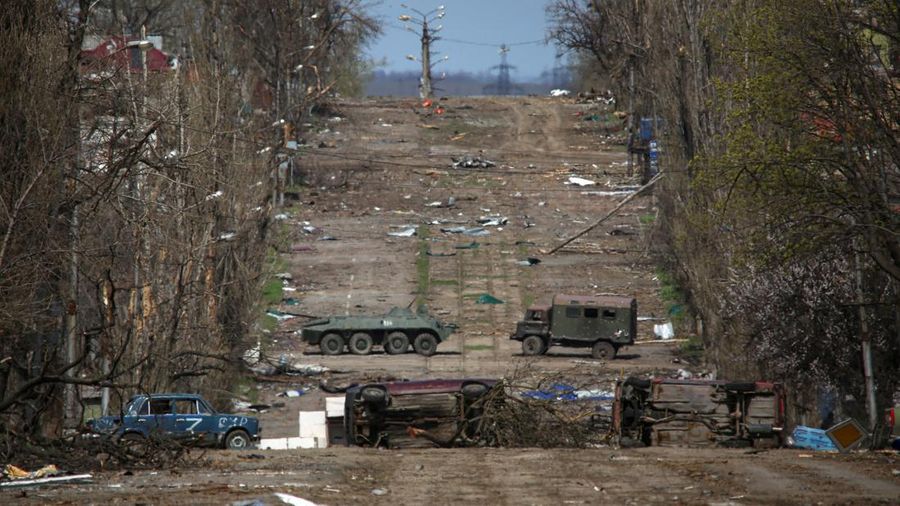 A view shows barriers made of vehicles on a road during Ukraine-Russia conflict in the southern port city of Mariupol, Ukraine April 21, 2022. REUTERS/Chingis Kondarov